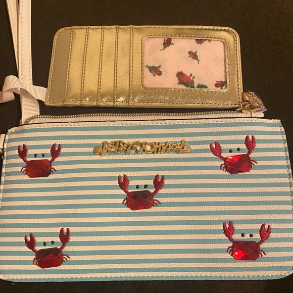 Betsey Johnson Crab Jeweled striped wristlet - Picture 4 of 7